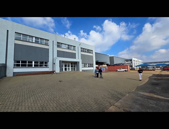 2,170M² WAREHOUSE TO LET IN SPARTAN
